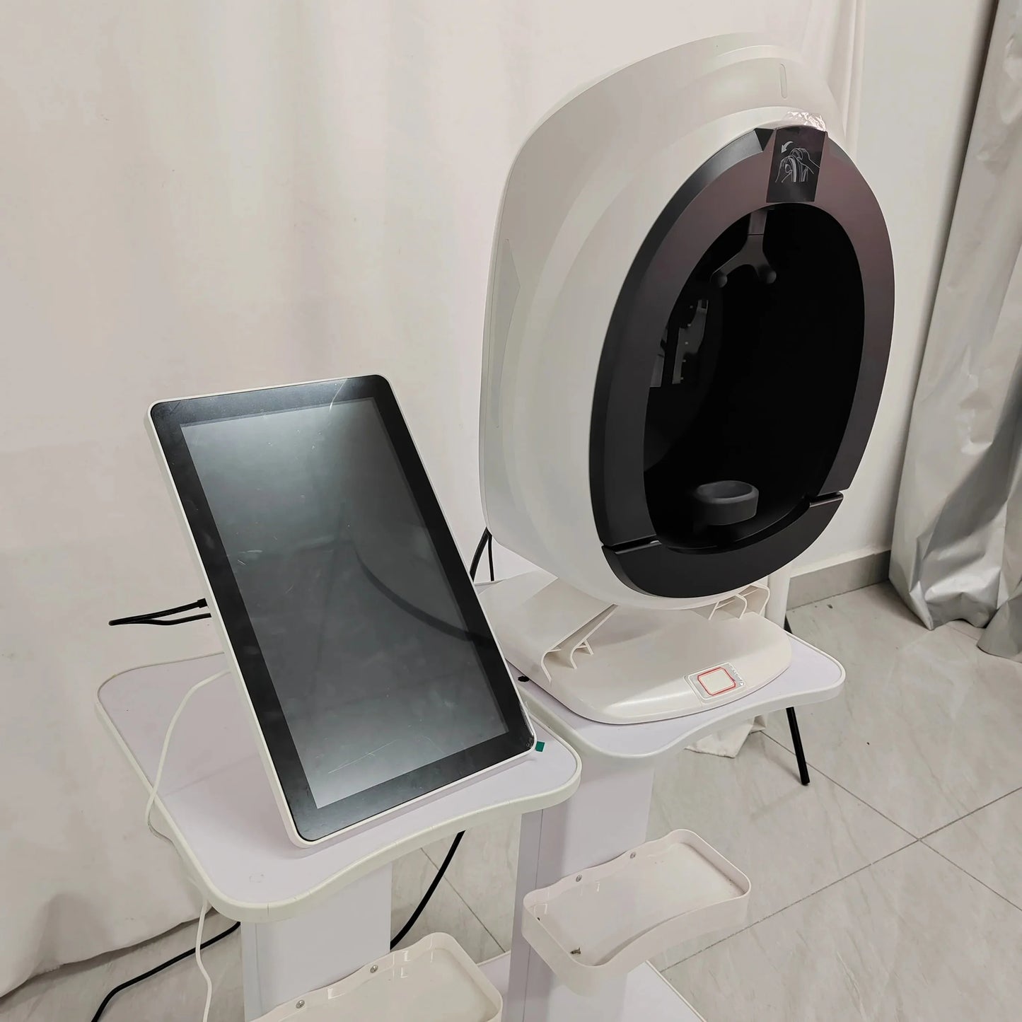 New 3D Facial Skin Analyzer Machine 15.6 inch Skin Analyzer Facial Machine 8 Light Spectrum Skin Analysis Scanner